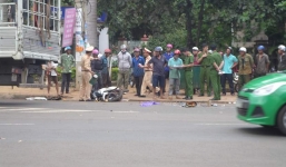 Va chạm với xe tải, thai phụ 3 tháng tử vong thương tâm